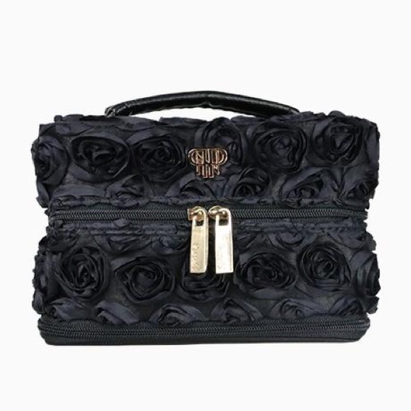 PurseN Handbags - PurseN black travel jewelry case in French rose